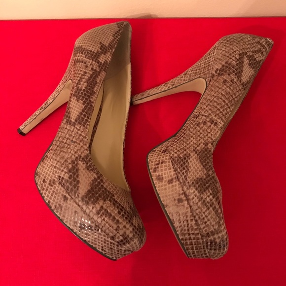 Enzo Angiolini Platform Snake Print Shoes - Picture 5 of 9